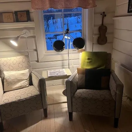 Det Rode Huset Pa Vagnes * Krokelvdalen