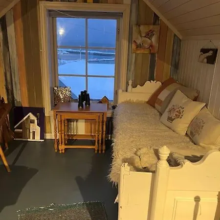 Det Rode Huset Pa Vagnes * Krokelvdalen