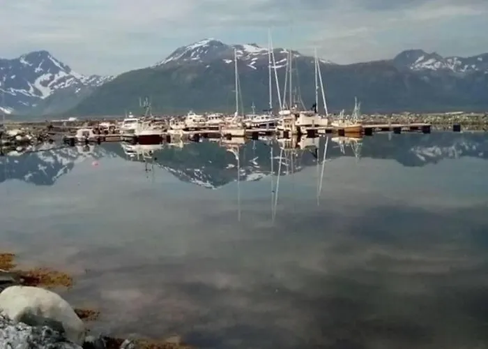 Det Rode Huset Pa Vagnes Сasa de vacaciones