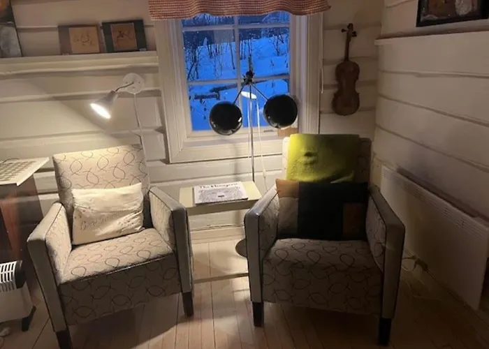 Det Rode Huset Pa Vagnes * Krokelvdalen