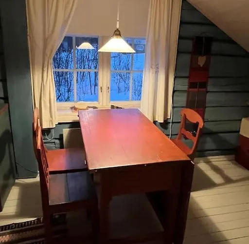 Det Rode Huset Pa Vagnes Krokelvdalen